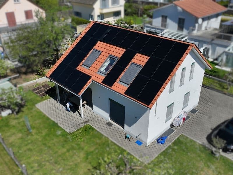 Solaranlage für ein Einfamilienhaus in Suhr Projektbild 1