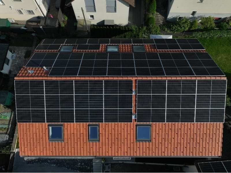 Solaranlage für ein Mehrfamilienhaus in Laufen Projektbild 1